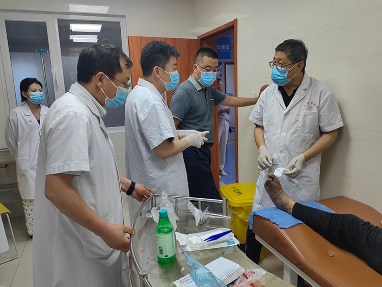 风险久久久久久亚洲精品影院