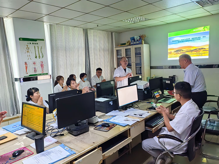 风险久久久久久亚洲精品影院