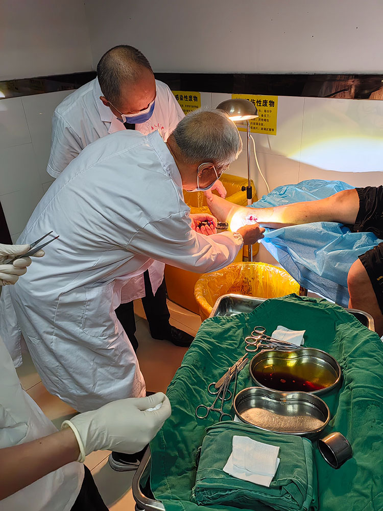 风险久久久久久亚洲精品影院