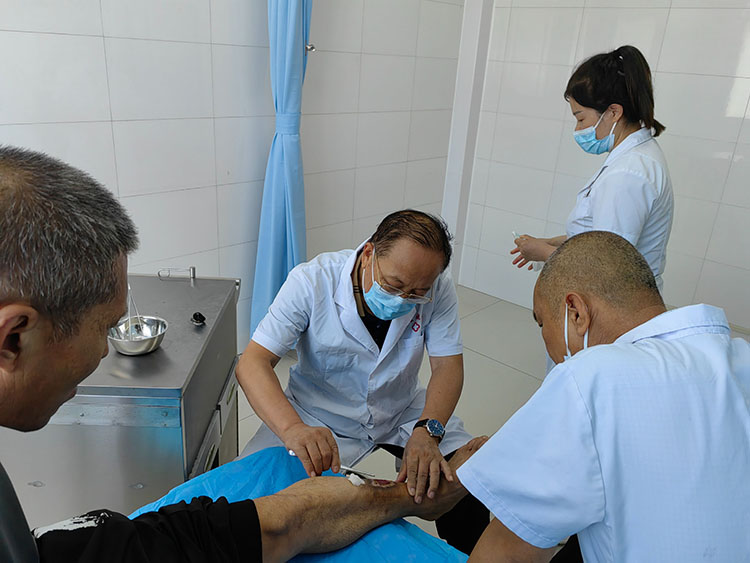 风险久久久久久亚洲精品影院