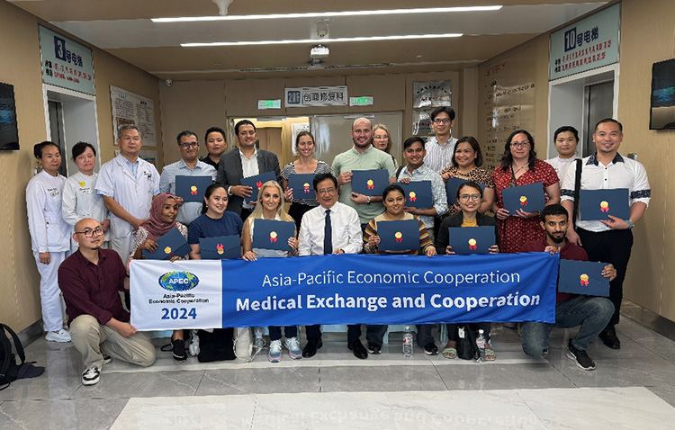 风险久久久久久亚洲精品影院