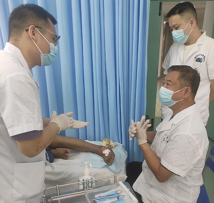 风险久久久久久亚洲精品影院