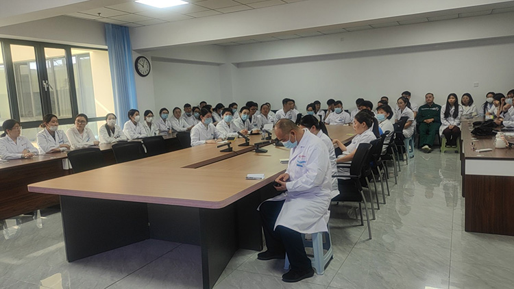 风险久久久久久亚洲精品影院