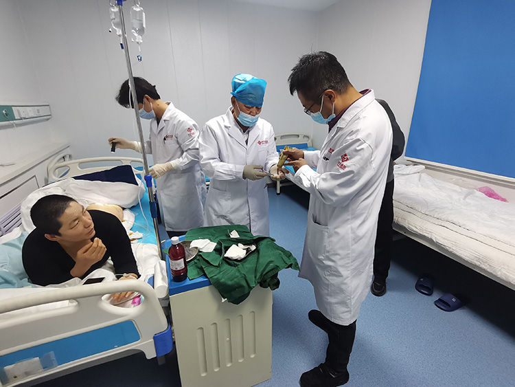 风险久久久久久亚洲精品影院