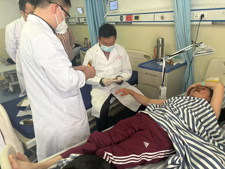 风险久久久久久亚洲精品影院