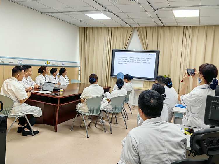 风险久久久久久亚洲精品影院