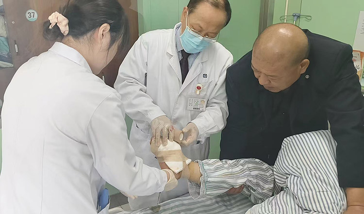 风险久久久久久亚洲精品影院