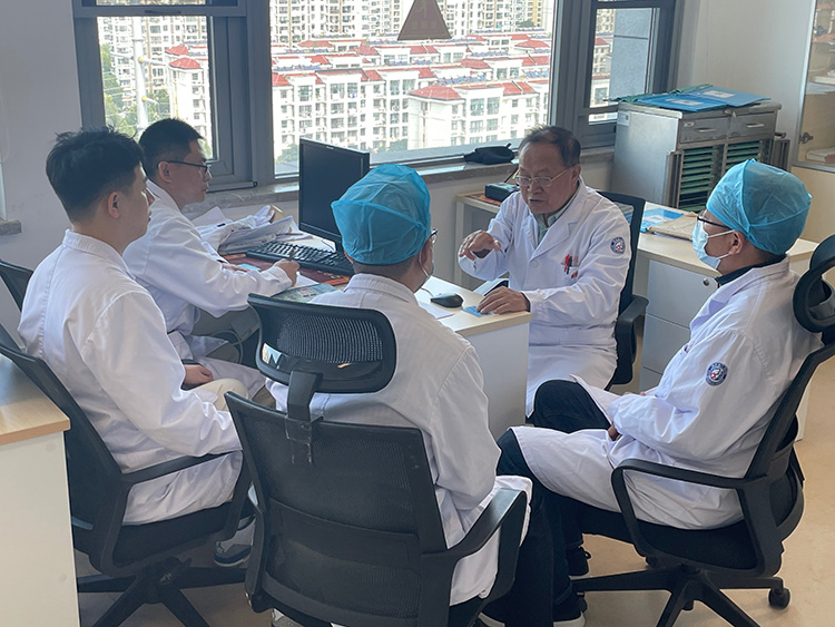 风险久久久久久亚洲精品影院