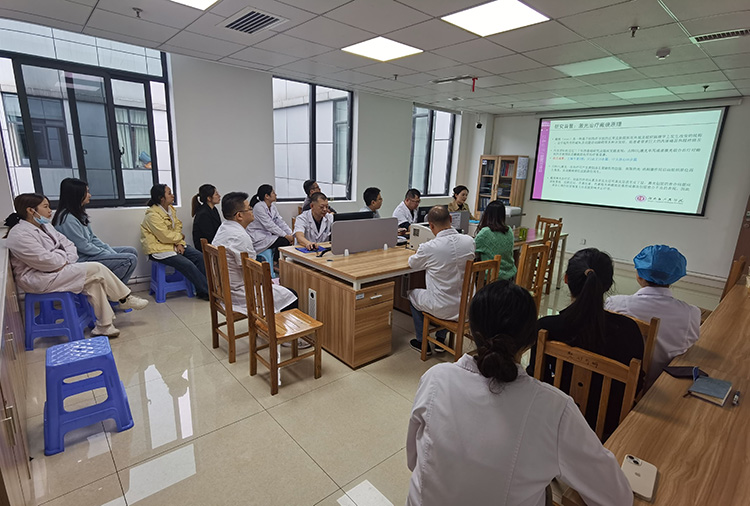 风险久久久久久亚洲精品影院