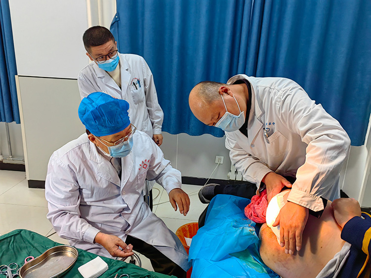 风险久久久久久亚洲精品影院