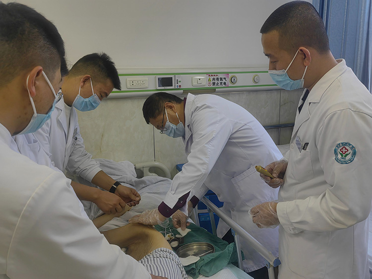 风险久久久久久亚洲精品影院