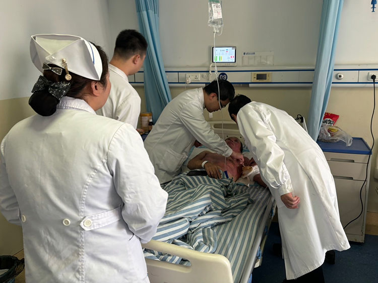 风险久久久久久亚洲精品影院