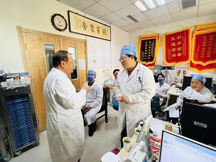 风险久久久久久亚洲精品影院