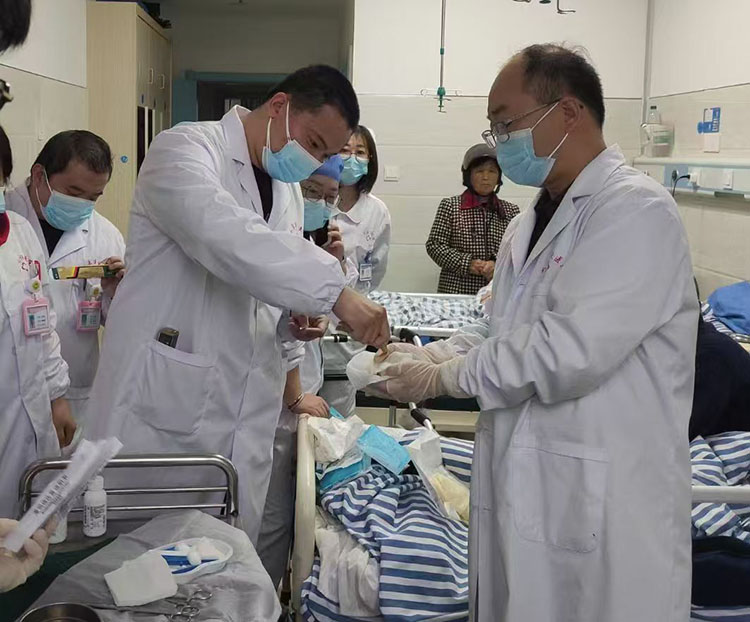 风险久久久久久亚洲精品影院