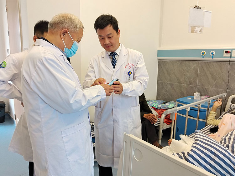 风险久久久久久亚洲精品影院