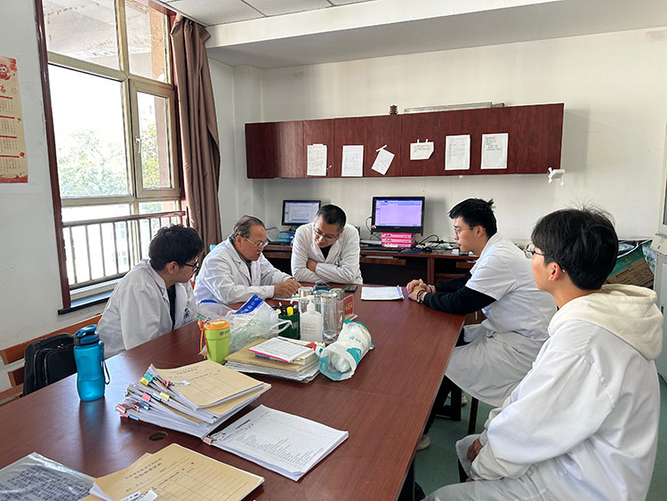 风险久久久久久亚洲精品影院