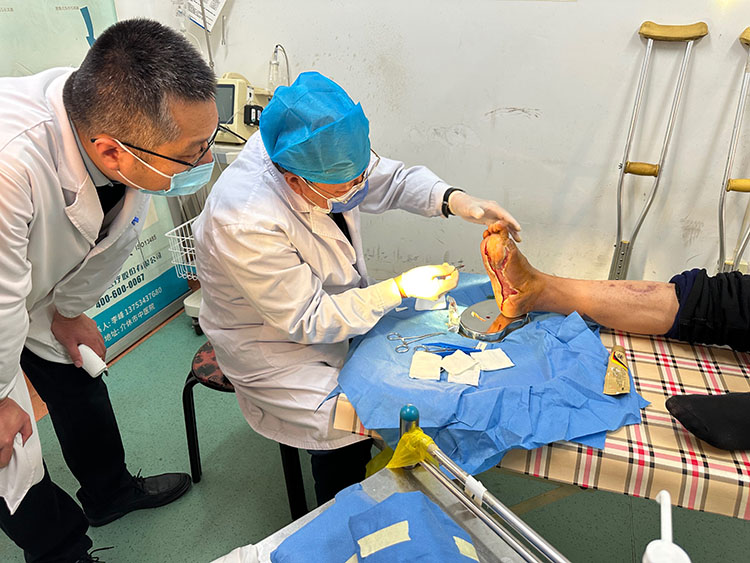 风险久久久久久亚洲精品影院