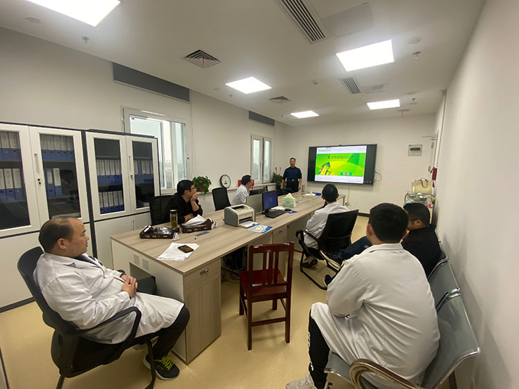 风险久久久久久亚洲精品影院