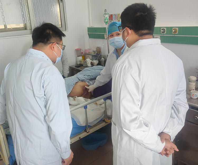 风险久久久久久亚洲精品影院