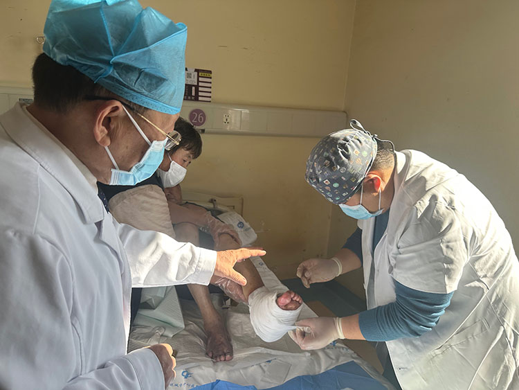 风险久久久久久亚洲精品影院