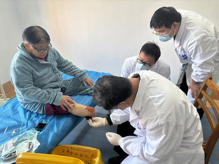 风险久久久久久亚洲精品影院