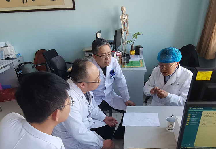 风险久久久久久亚洲精品影院