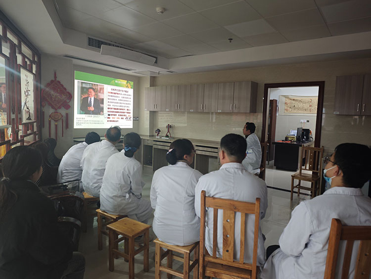 风险久久久久久亚洲精品影院