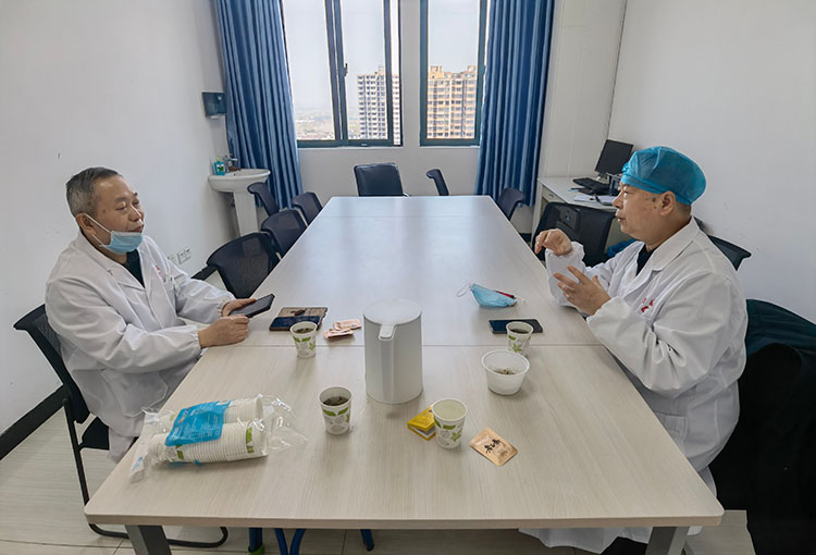 风险久久久久久亚洲精品影院