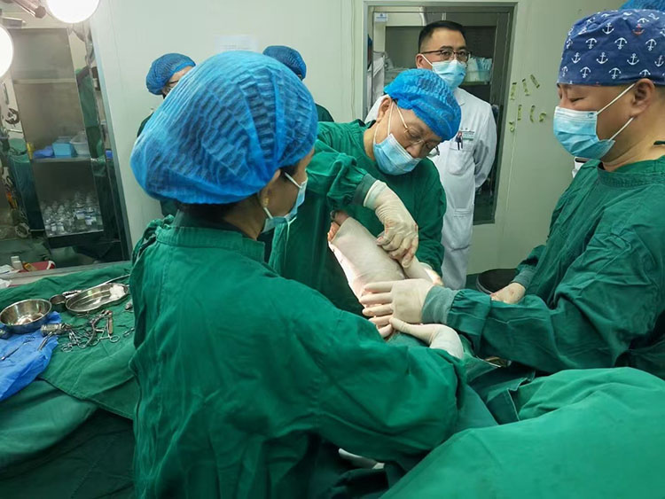 风险久久久久久亚洲精品影院