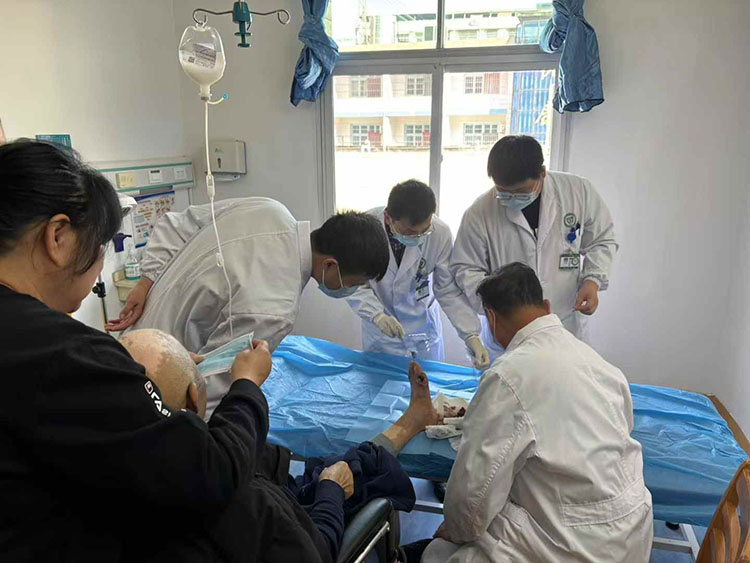 风险久久久久久亚洲精品影院