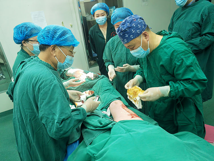 风险久久久久久亚洲精品影院