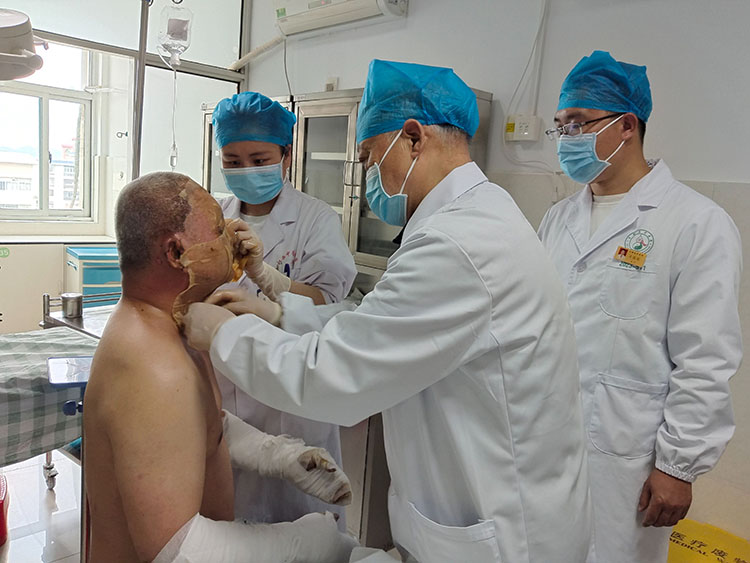 风险久久久久久亚洲精品影院