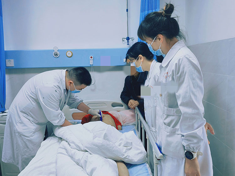 风险久久久久久亚洲精品影院