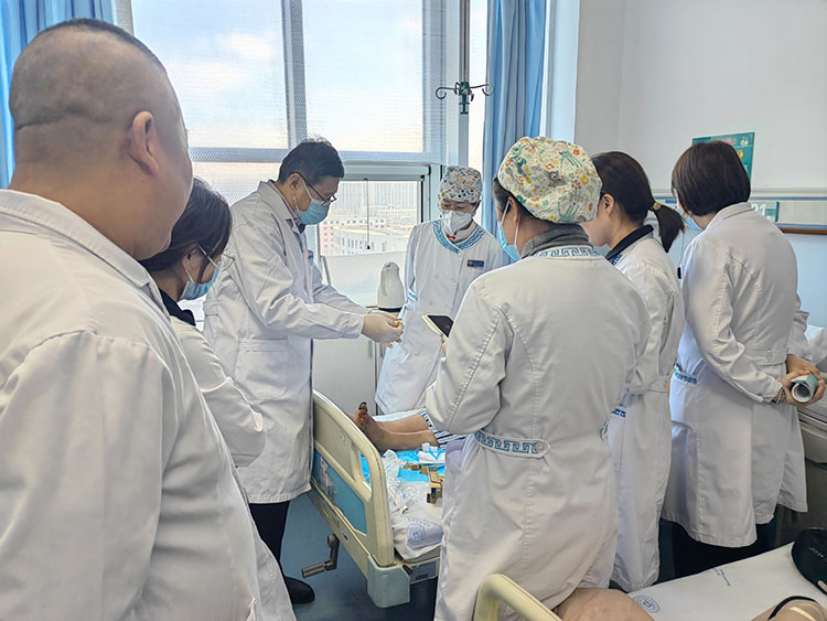 风险久久久久久亚洲精品影院