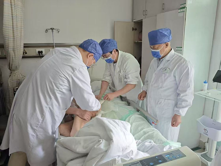 风险久久久久久亚洲精品影院