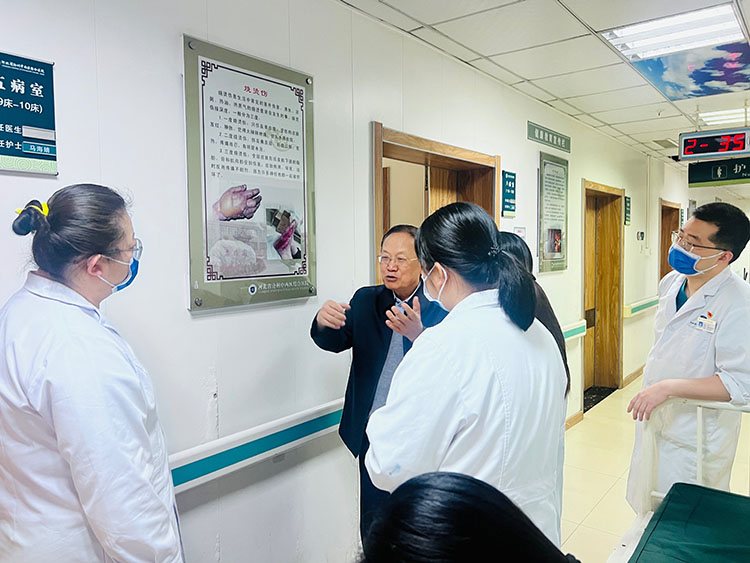 风险久久久久久亚洲精品影院