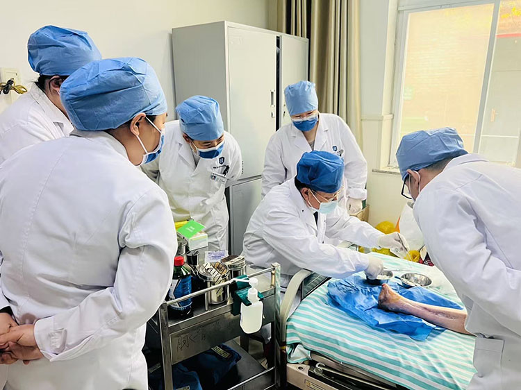 风险久久久久久亚洲精品影院