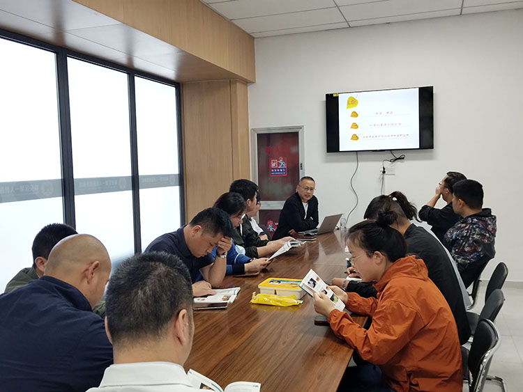 风险久久久久久亚洲精品影院