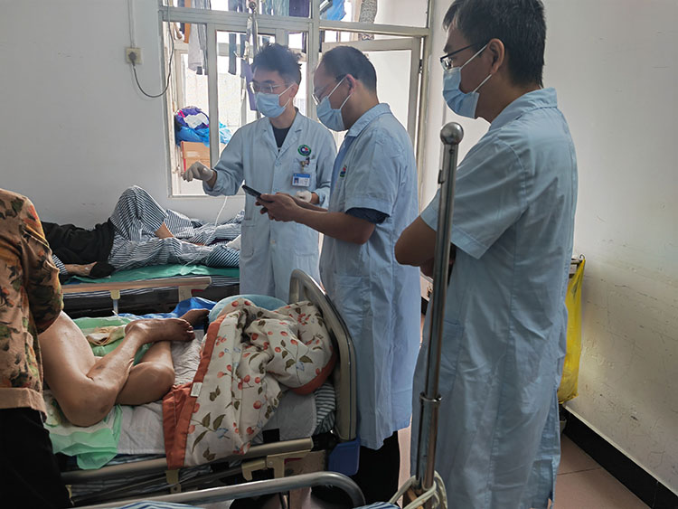 风险久久久久久亚洲精品影院