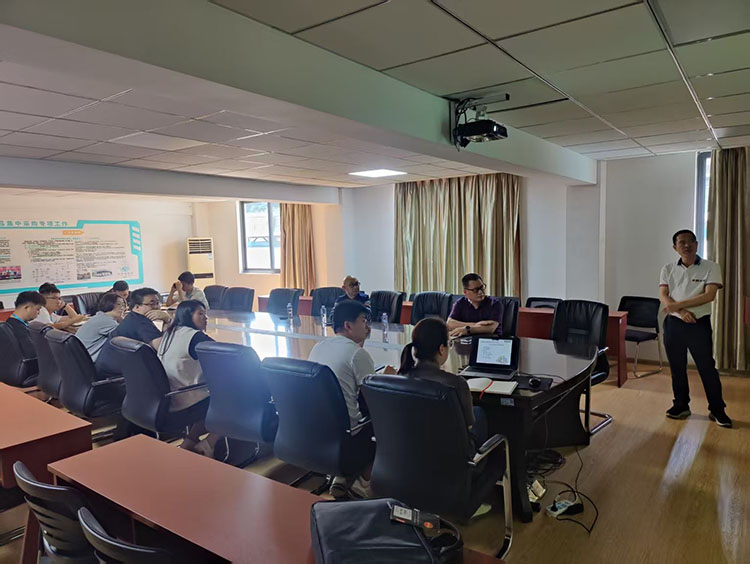 风险久久久久久亚洲精品影院