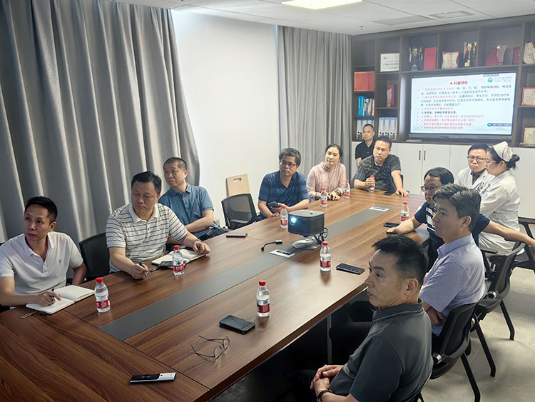 风险久久久久久亚洲精品影院