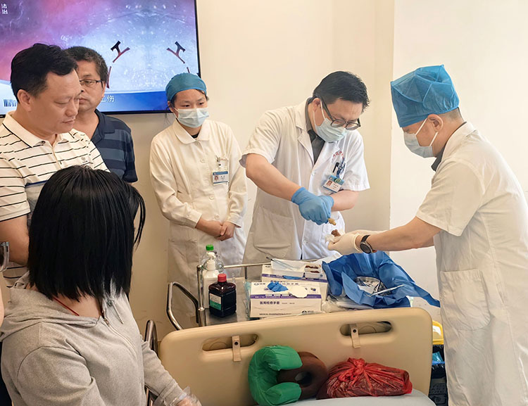 风险久久久久久亚洲精品影院