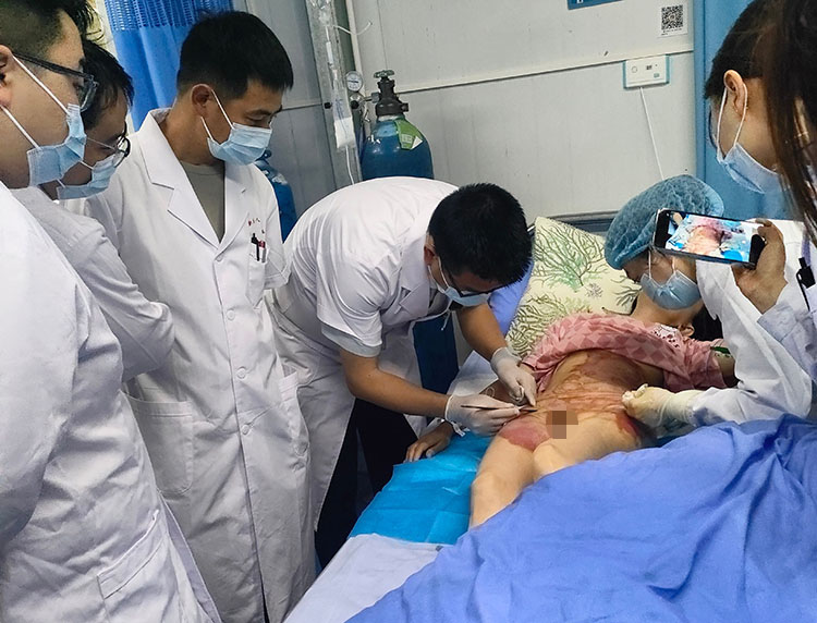 风险久久久久久亚洲精品影院