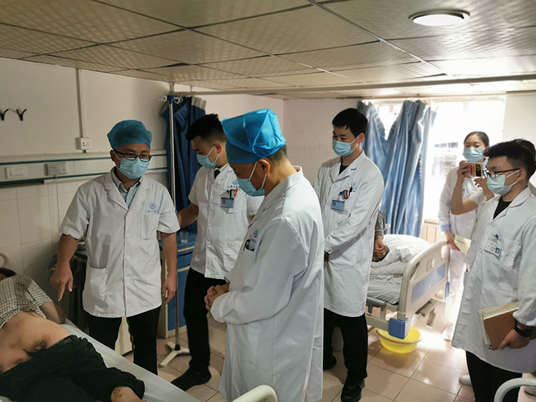 风险久久久久久亚洲精品影院