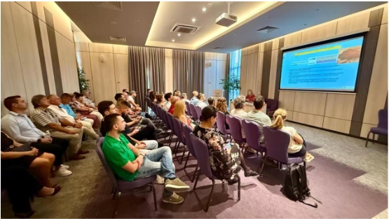 风险久久久久久亚洲精品影院