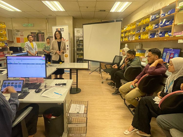 风险久久久久久亚洲精品影院