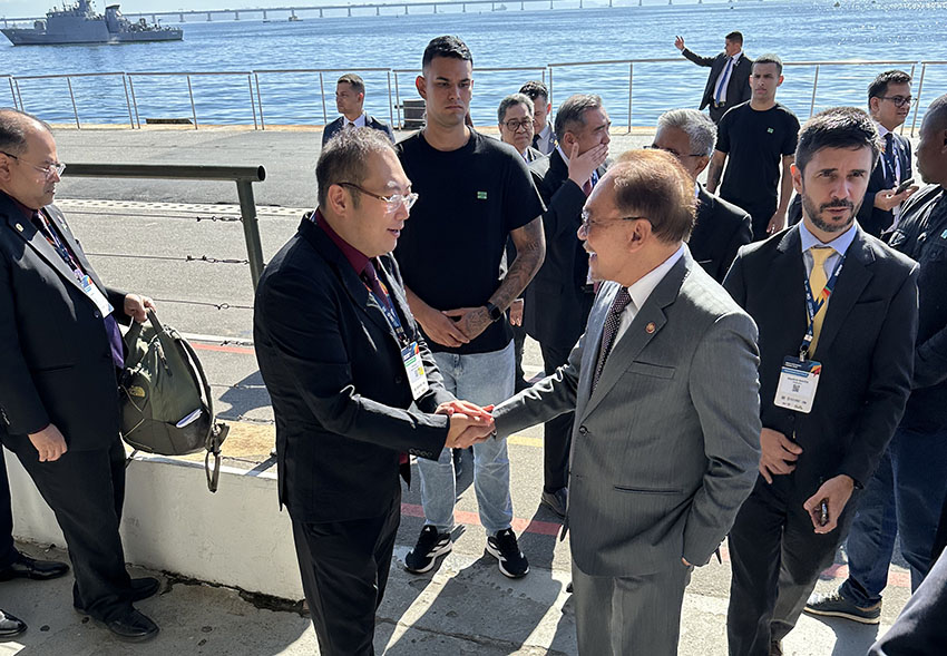 风险久久久久久亚洲精品影院