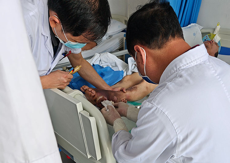 风险久久久久久亚洲精品影院