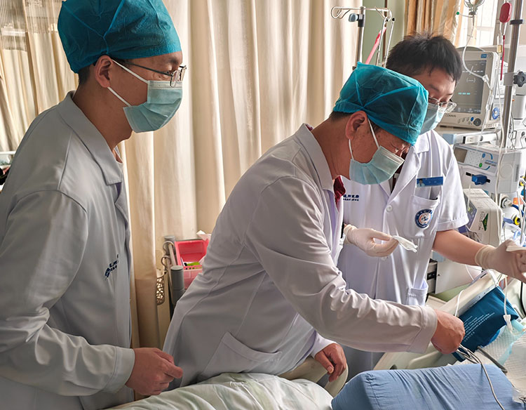 风险久久久久久亚洲精品影院