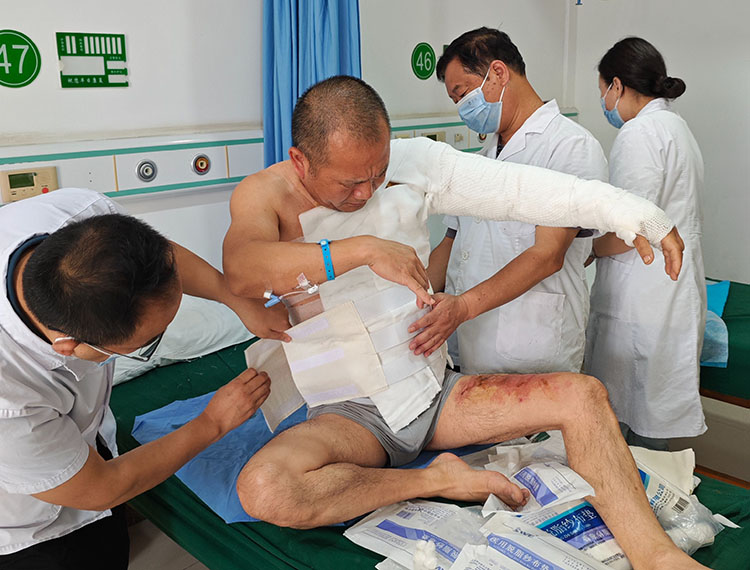 风险久久久久久亚洲精品影院